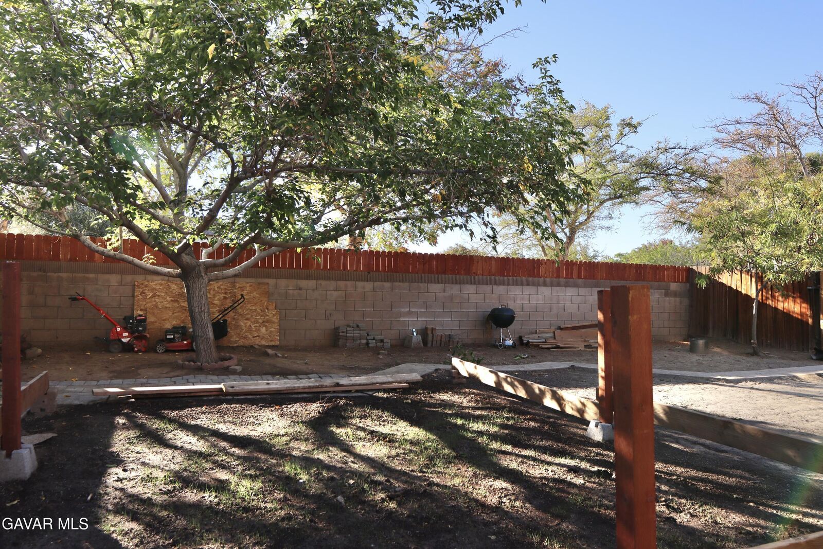 Property Photo: 44651 Foxboro Court CA 93535