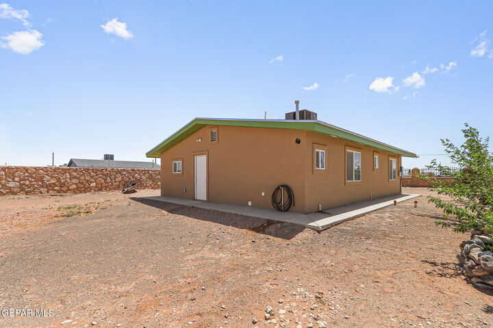 Property Photo: 13421 Soleen Road TX 79938