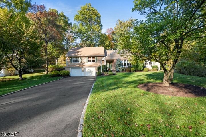 9 Acorn Pl  North Caldwell Boro NJ 07006 photo