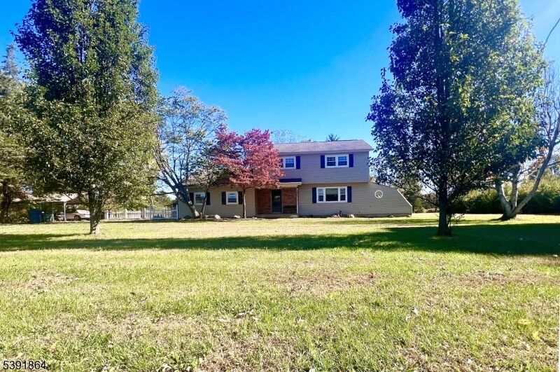 Property Photo:  72 Hampton Rd  NJ 08867 