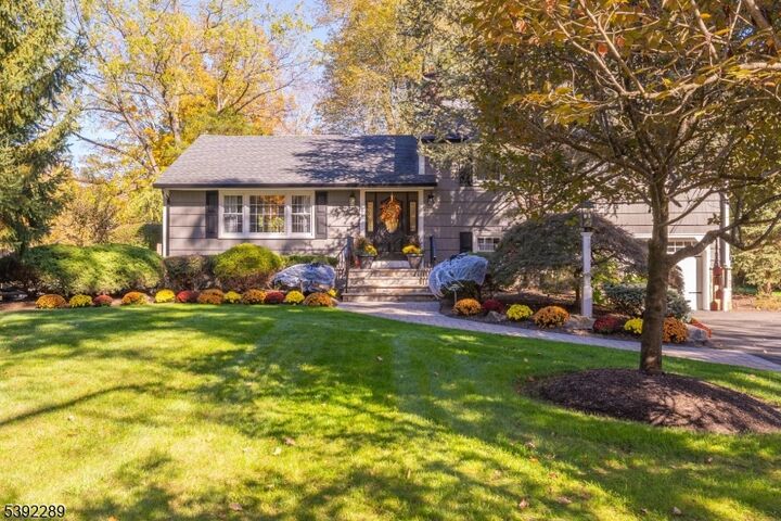 374 S Maple Ave  Bernards Twp. NJ 07920 photo