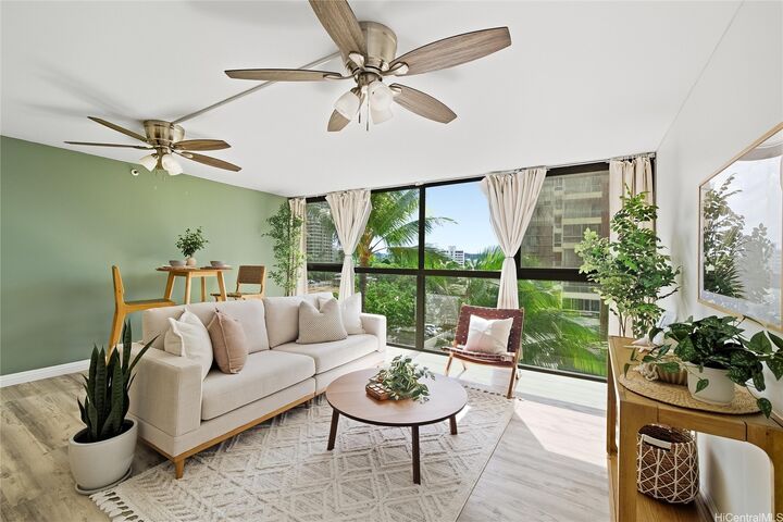 2724 Kahoaloha Lane 803  Honolulu HI 96826 photo