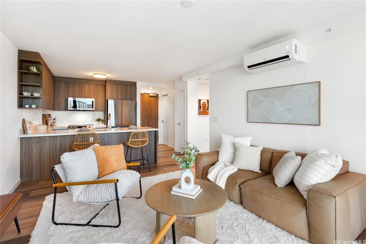 1515 Liona Street 1604  Honolulu HI 96814 photo
