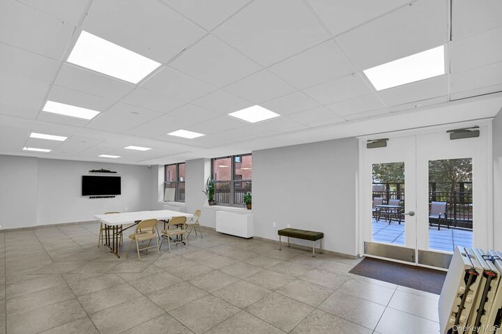 Property Photo:  837 Washington Avenue 8P  NY 10451 