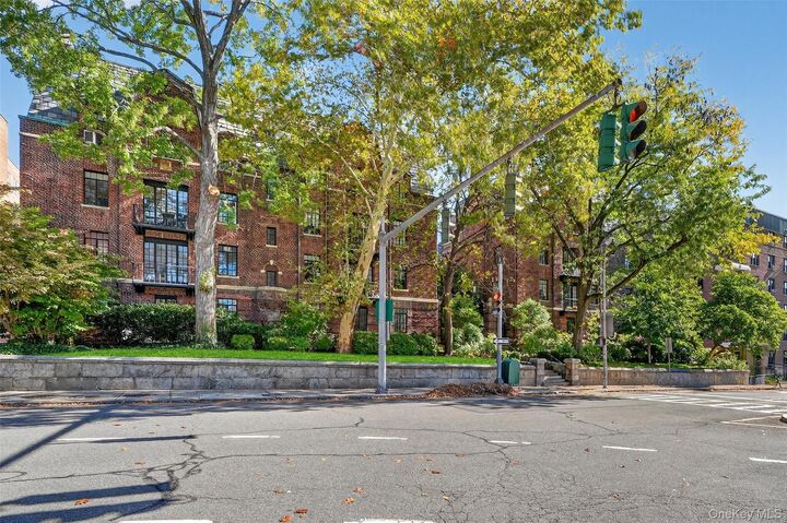 Property Photo:  20 N Broadway O371  NY 10601