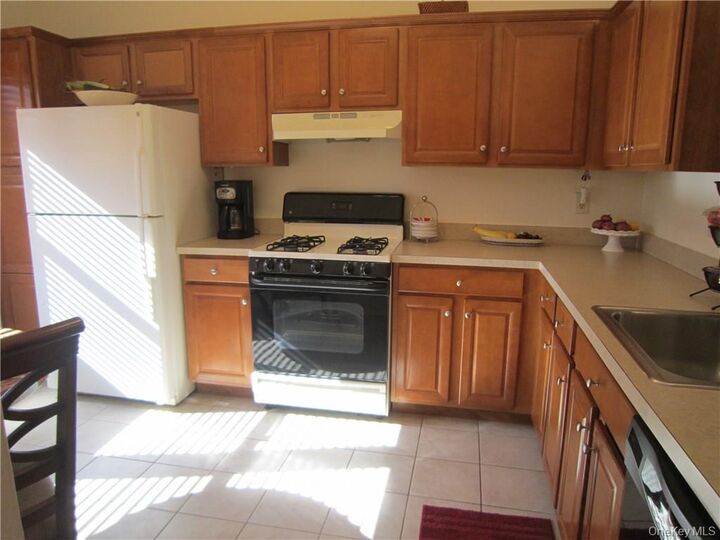 Property Photo: 135 West Nyack Road 18 NY 10954