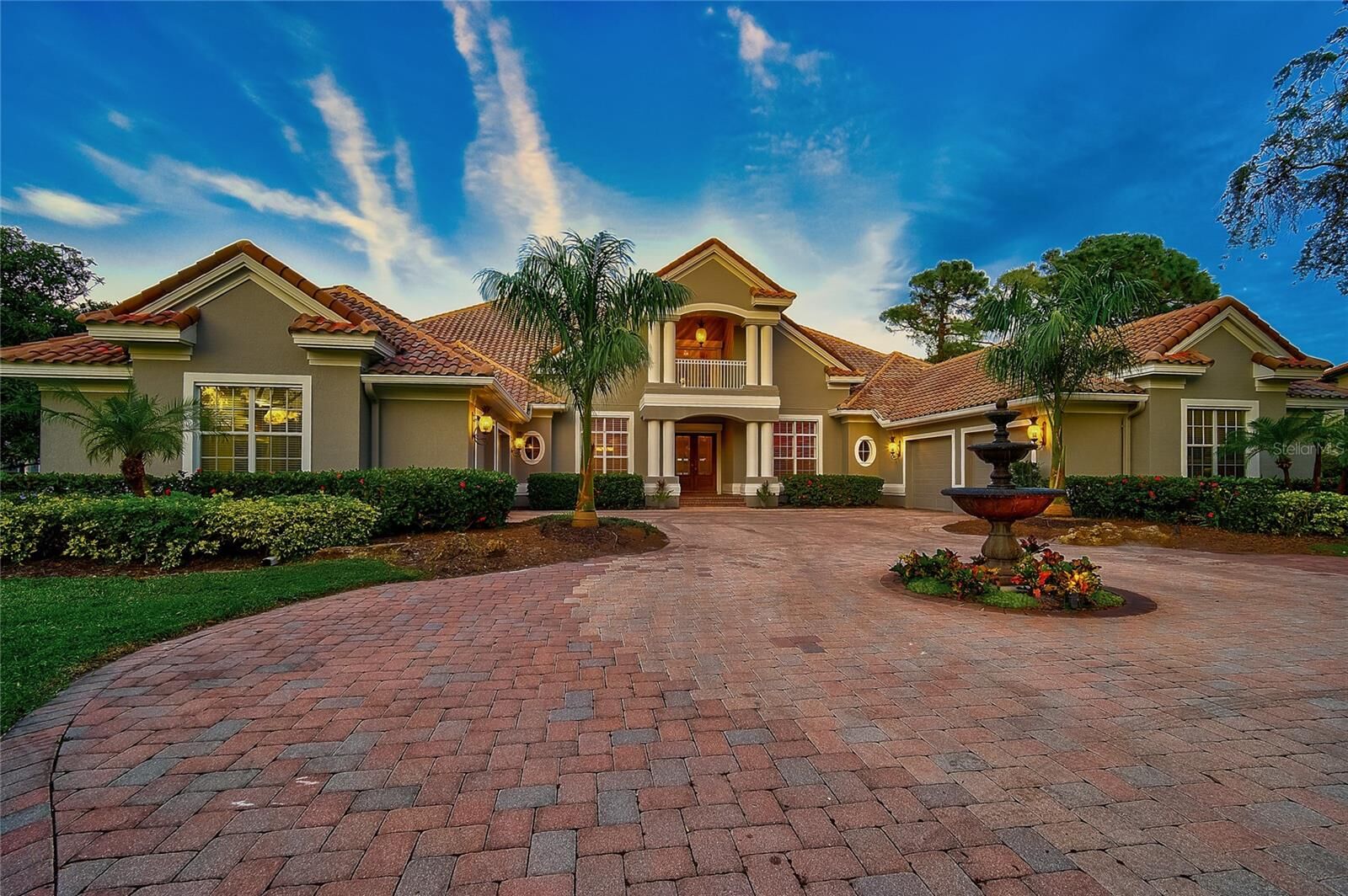 Property Photo:  854 Macewen Drive  FL 34229 