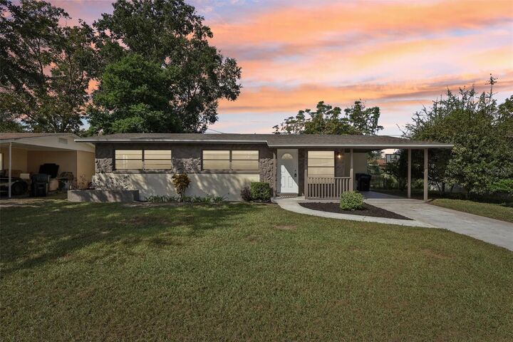 Property Photo: 442 Fanfair Avenue FL 32811