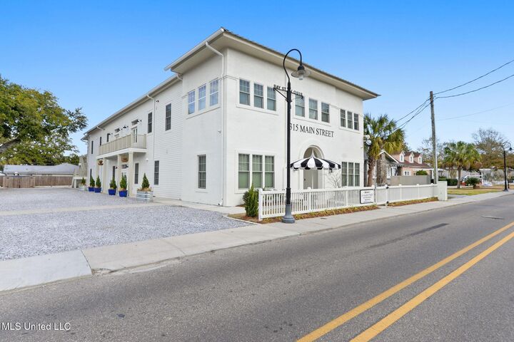 Property Photo:  315 Main Street  MS 39520 
