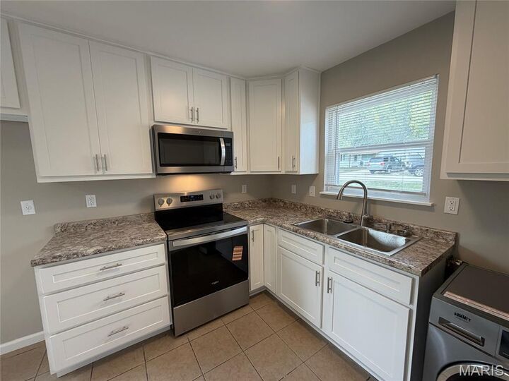 Property Photo:  217 Kerland Drive  MO 63390