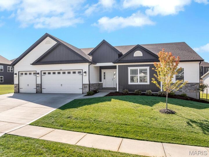 Property Photo: 604 Woodway Court MO 63385