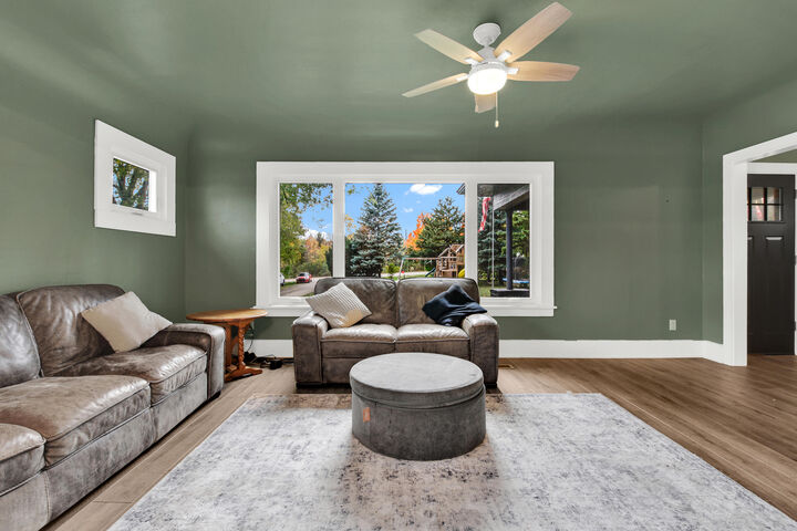 Property Photo: 420 Kettle Moraine Dr WI 53086