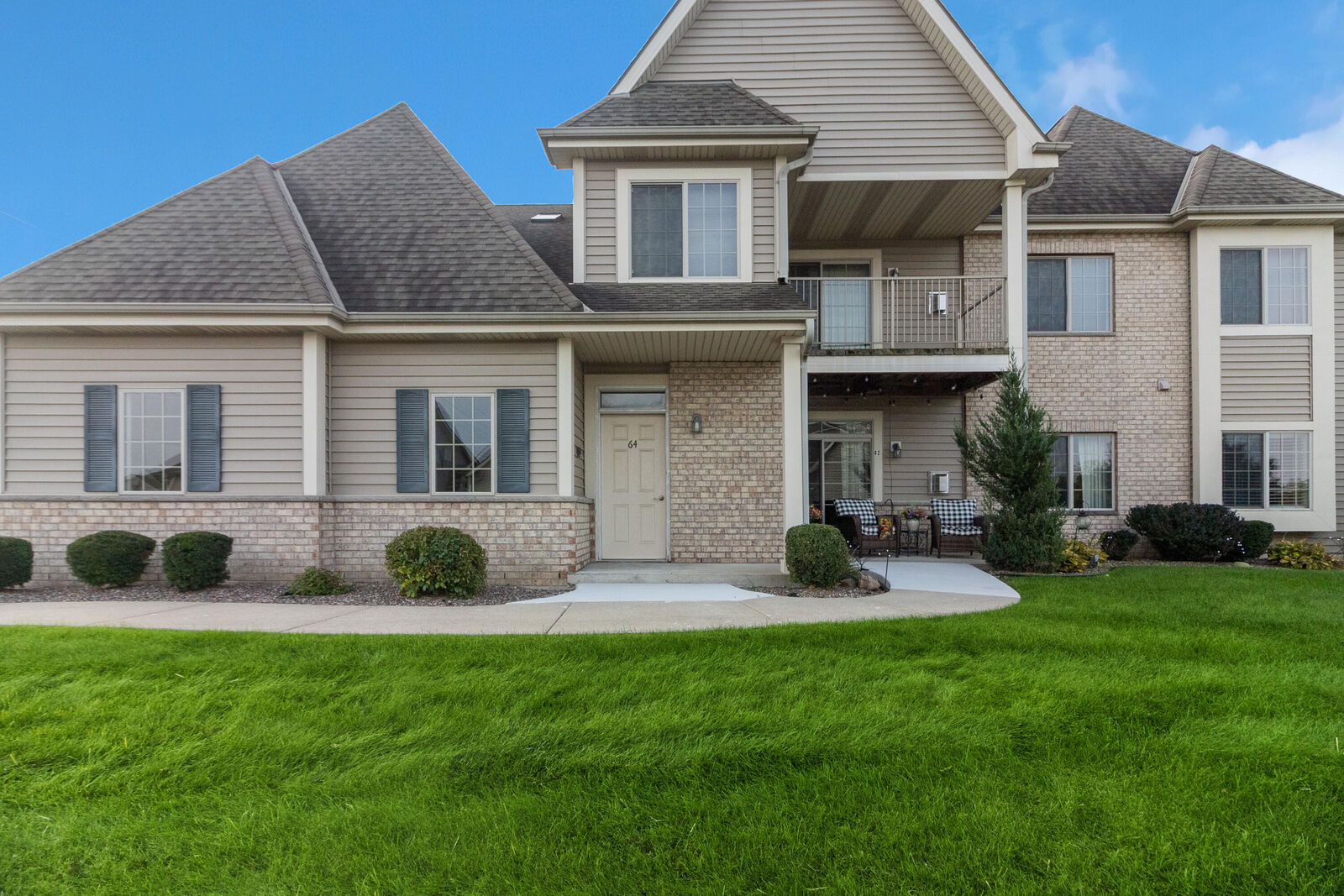 Property Photo:  1349 Rose Ct 62  WI 53186 