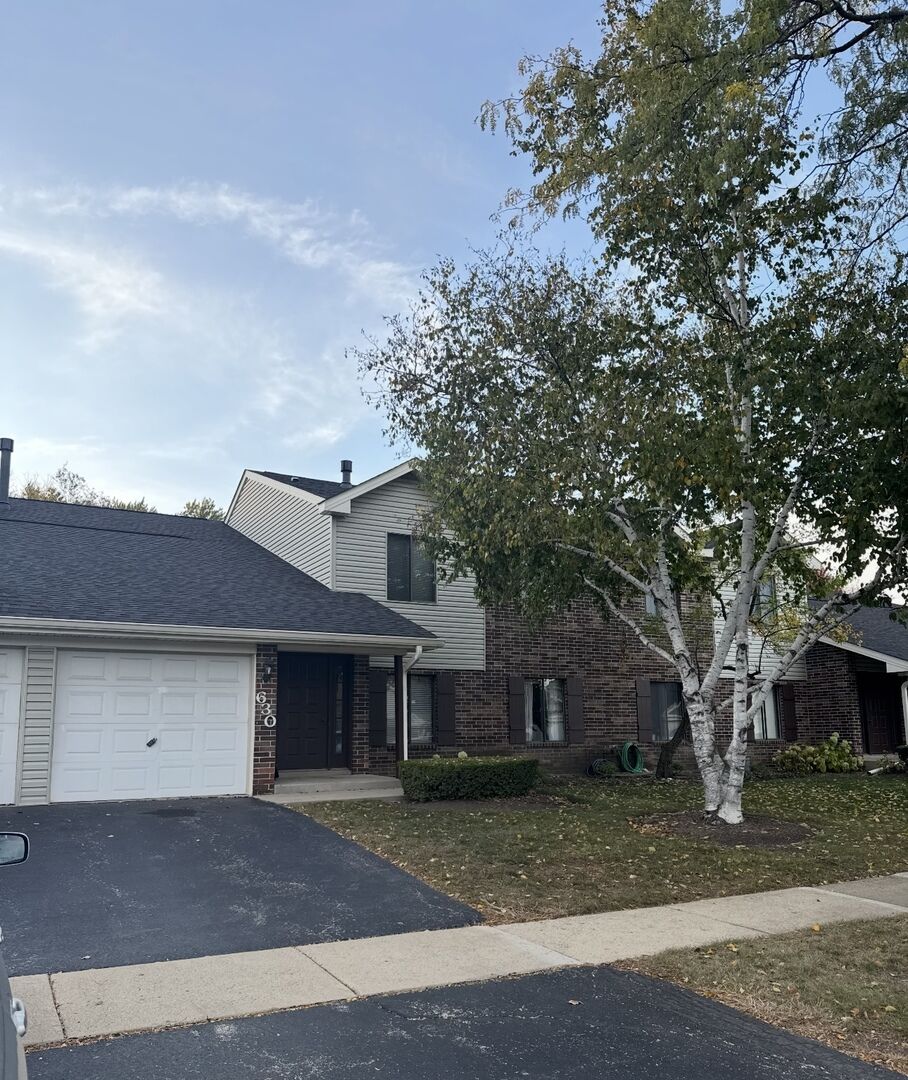 Property Photo: 630 Cross Creek Drive Bb2 IL 60172