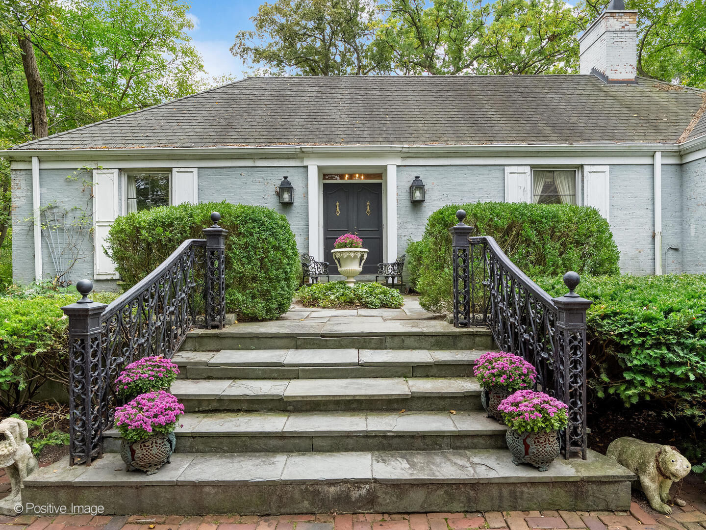 Property Photo: 704 Bittersweet Lane IL 60521