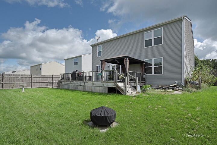 Property Photo:  1721 Yasgur Drive  IL 60098 