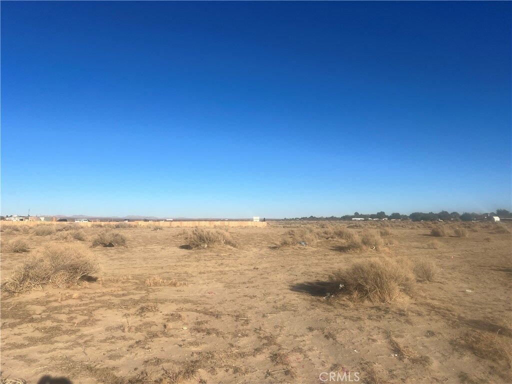 Property Photo: 163 Ste (Drt) Vic CA 93535