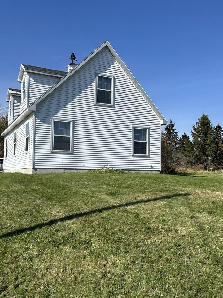 Property Photo:  3 Riverview Lane  ME 04606