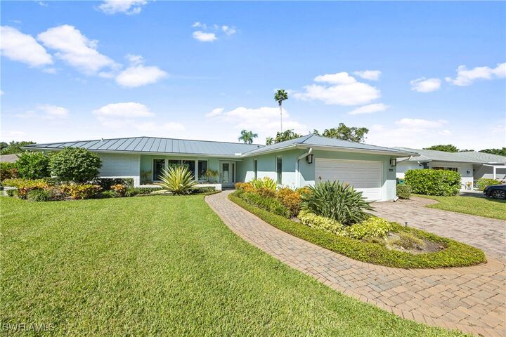 Property Photo: 9757 Berkshire Street FL 34109