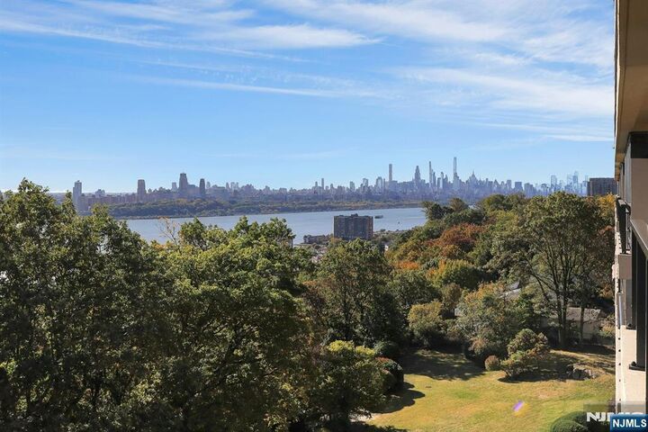 Property Photo:  1 Horizon Road 817  NJ 07024 