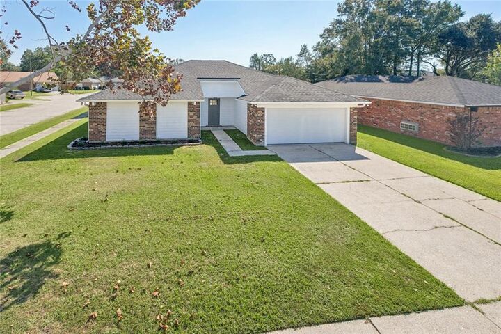 Property Photo: 109 Meredith Drive LA 70458