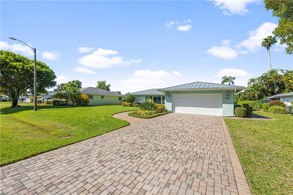 Property Photo:  9757 Berkshire St  FL 34109 