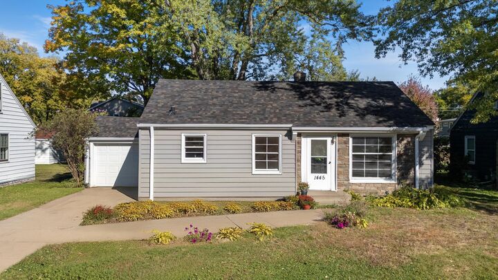 1445 Larpenteur Avenue W  Falcon Heights MN 55113 photo
