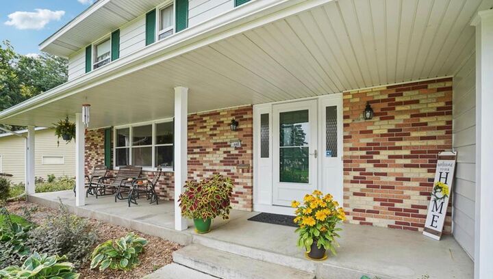 Property Photo:  1448 Windemere Drive NE  MN 55421