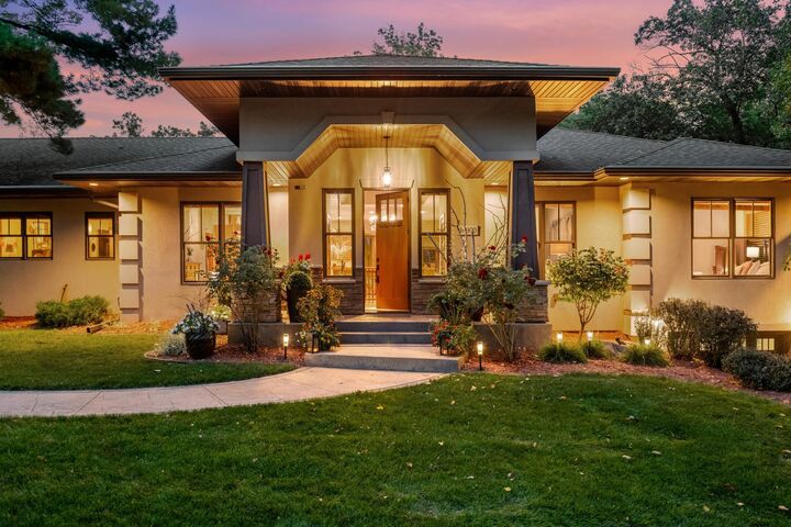 19900 Cottagewood Road  Deephaven MN 55331 photo