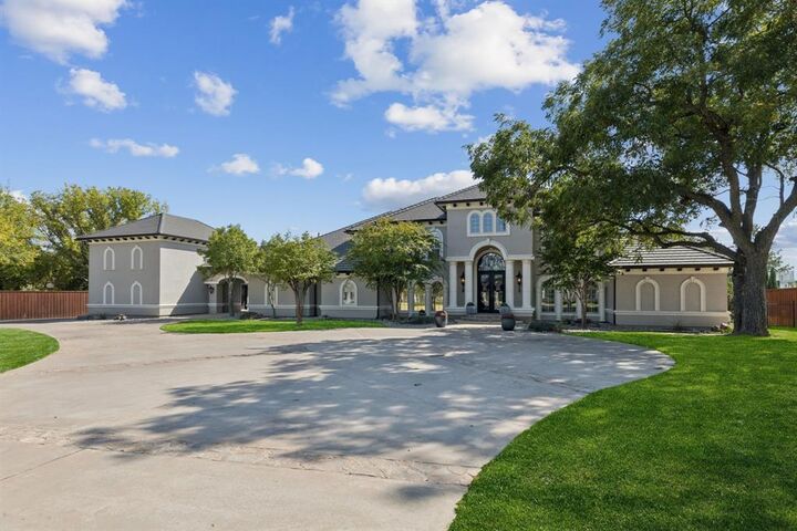 Photo de la propriété:  351 S White Chapel Boulevard  TX 76092