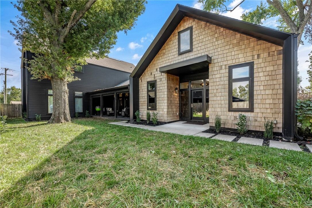 Property Photo: 715 NW 8th Street AR 72712