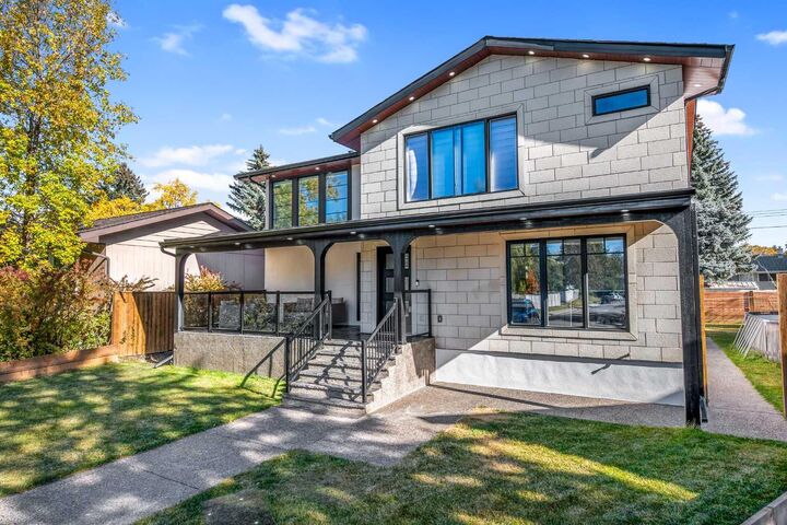 Property Photo: 4239 Vauxhall Crescent NW AB T3A 0X8