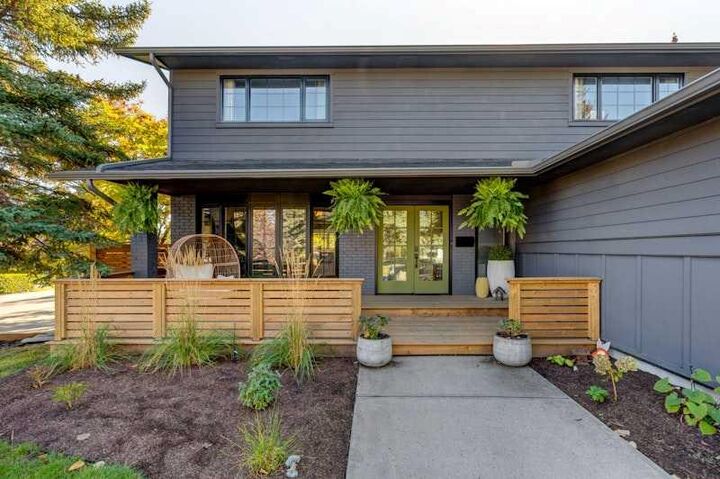 128 Oakside Bay SW  Calgary AB T2V 4P2 photo