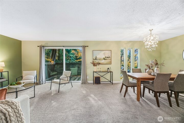 Property Photo: 1425 S Puget Drive G3 WA 98055