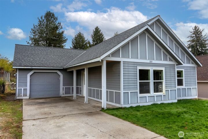 Property Photo: 205 Washington Street WA 98862