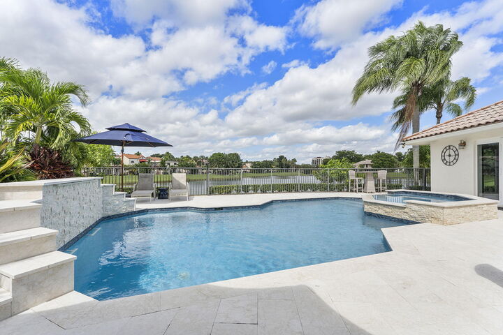 Property Photo:  7281 Sidonia Court  FL 33433