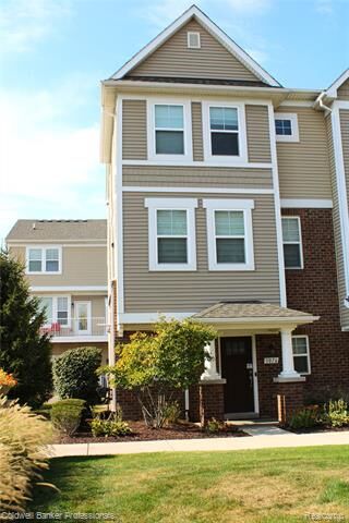 Property Photo:  3076 Kilmer Drive  MI 48083 