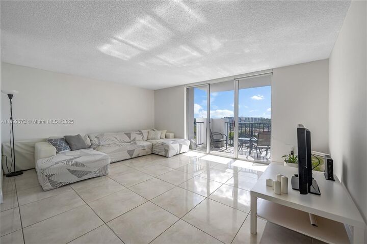 2750 NE 183rd St 804  Aventura FL 33160 photo