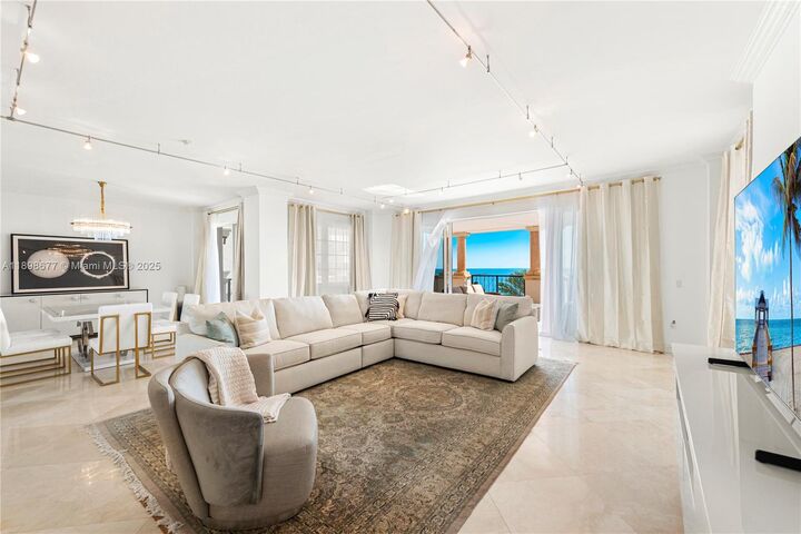 Property Photo: 7642 Fisher Island Dr 7642 FL 33109