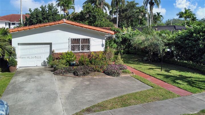 Property Photo:  2711 Red Rd  FL 33155 