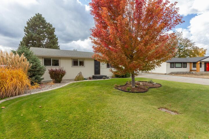 Property Photo:  11818 E 26th Ave  WA 99206
