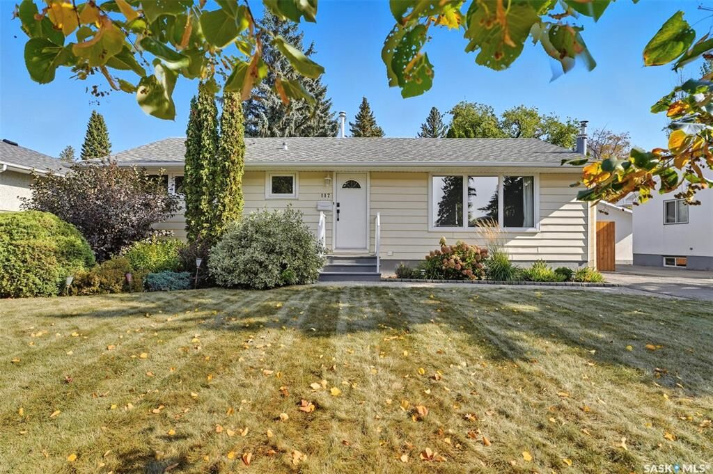 Property Photo:  117 Wilson Crescent  SK S7J 2L6 