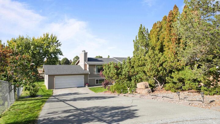 Property Photo: 1547 Tieton Ct WA 99352