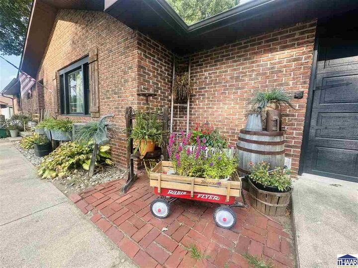 Property Photo: 1315 N Walnut Street IN 47834