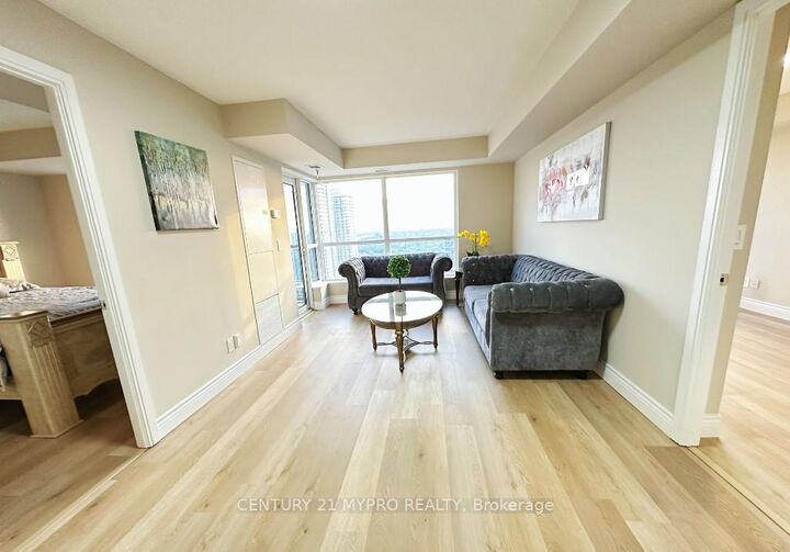 Property Photo: 151 Village Green Square 2506 ON M1S 0K5