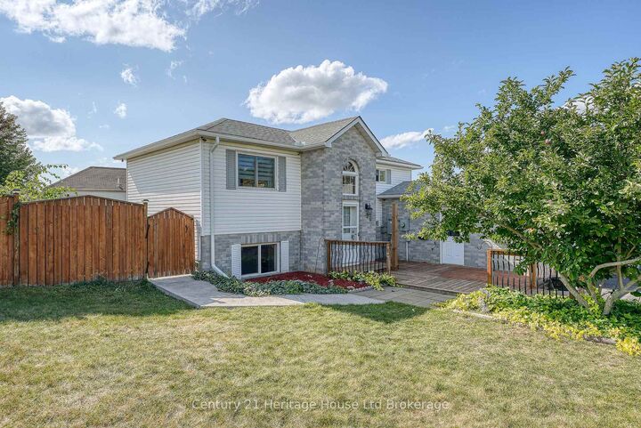 Property Photo:  50 Pebble Beach Court  ON N4S 8X2 