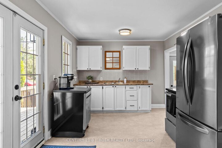 Property Photo:  307 Linwood Avenue  ON L3V 2W8