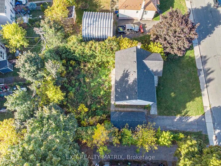 Property Photo:  436 Blake Boulevard  ON K1K 1B1 