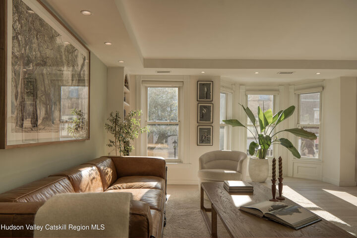 Property Photo:  522 Warren  NY 12534 