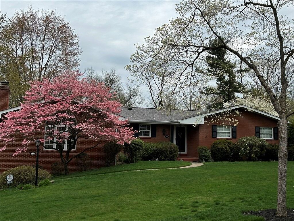 Property Photo:  3816 Hilltop Dr  PA 15044 